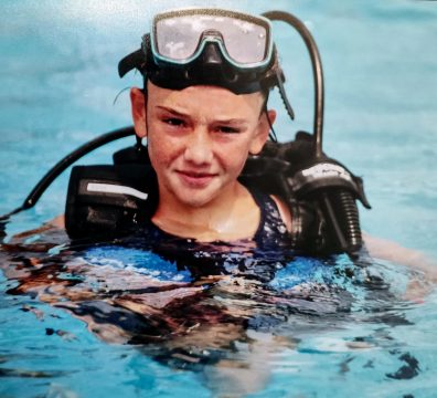 Céline premières bulles plongée Corse enfance instrtuctrice SSI